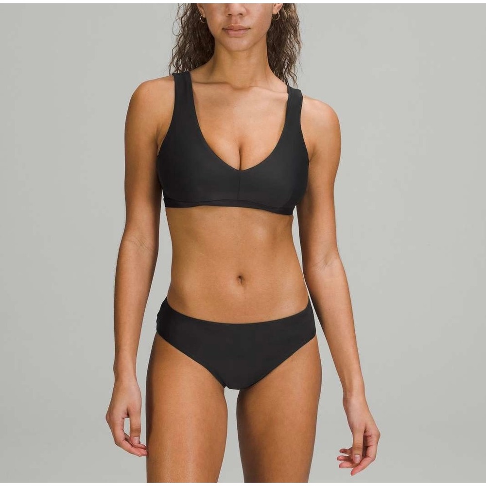 LULULEMON Waterside V Swim Top C/D Womens XS Black Bikini NEW
